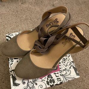 3 for 25$ NWOT!! Brash Women’s Getaway Evasion,Bohemian Espadrilles Wedges, US 8